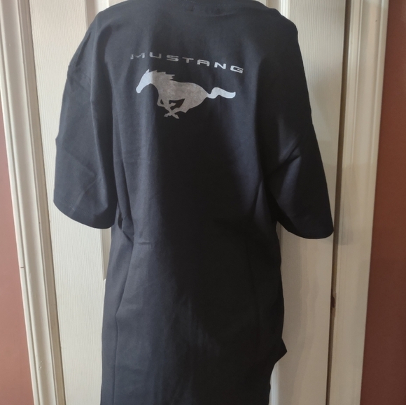 Nwot men's Ford mustang Official licensed product t-shirt size medium - Picture 3 of 5